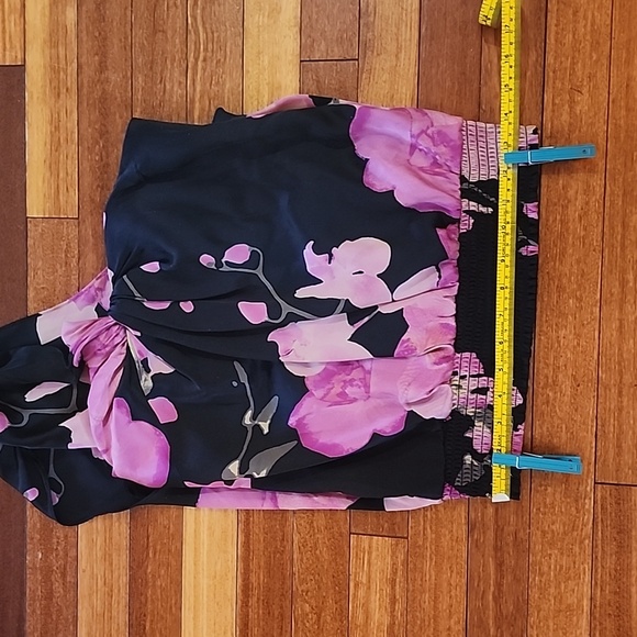 Bebe silk blouse size M - Picture 6 of 7